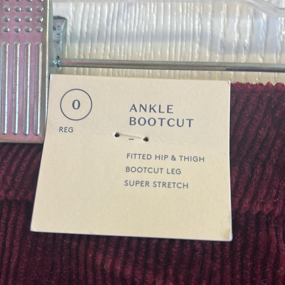 Women's High-Rise Corduroy Bootcut Jeans - Universal Thread Burgundy. Size 0 - Picture 10 of 11
